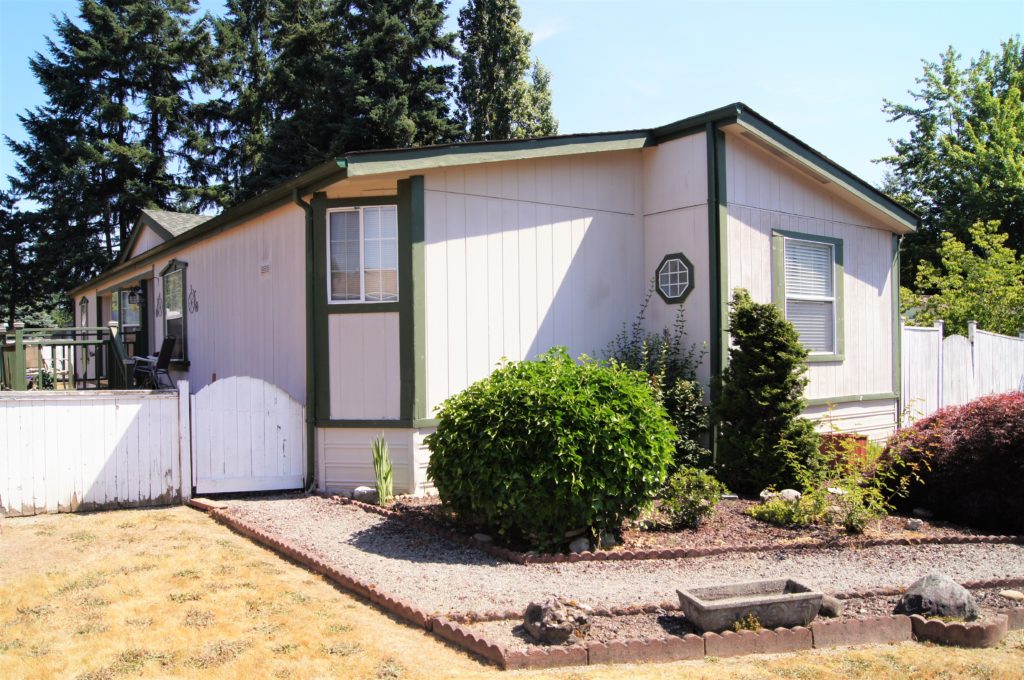 3 Beds 2 bath homes in Spanaway