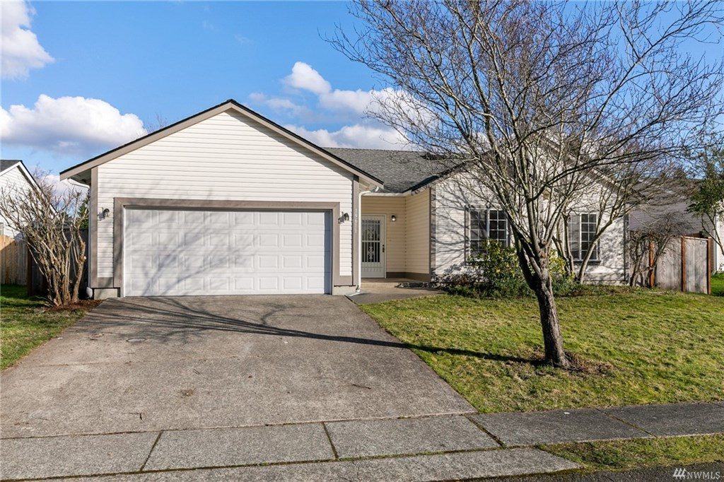 4 Beds 2 bath homes in Spanaway