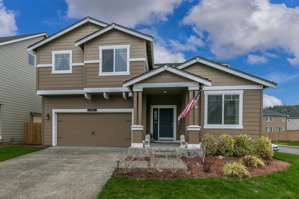4 Beds 3 bath homes in Orting