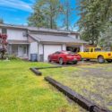 2 Story Duplex in Puyallup!