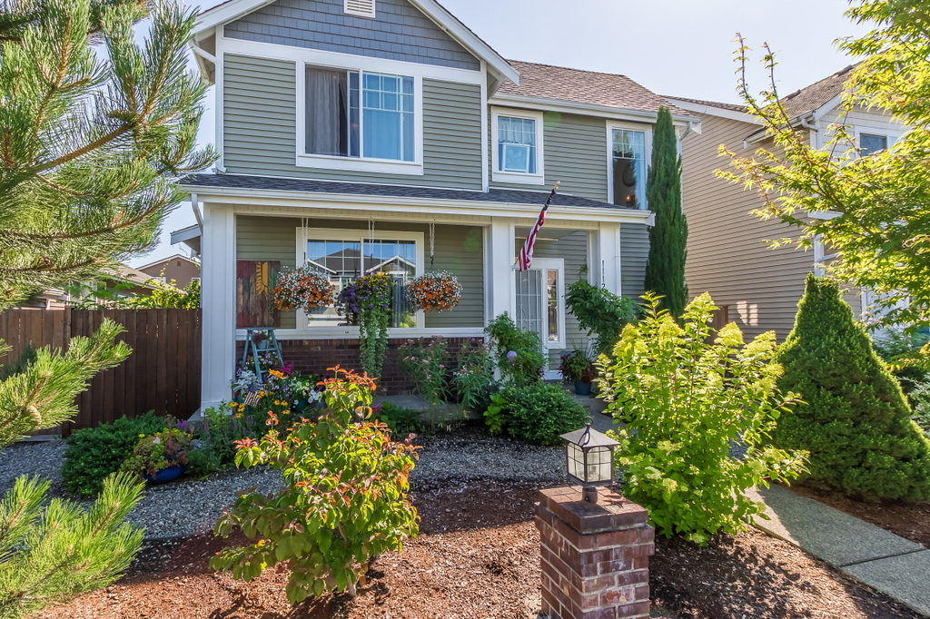 3 Beds 2.5 bath homes in Orting