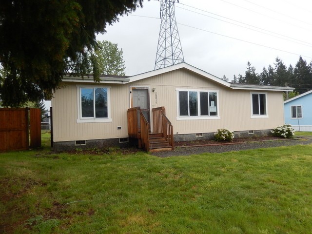 3 Beds 2 bath homes in Spanaway